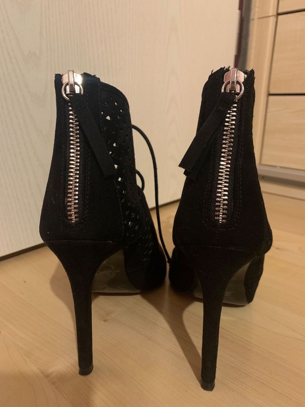 Zara Scarpe da donna: Zara Basic Schnürrsandaletten mit Absatz – Usato da Triengen venduto da nes_l8cj 2