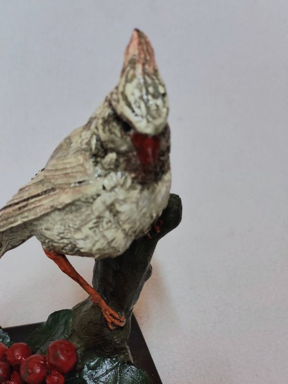 4 Stück Miniatur-Kardinal-Figuren – Rote Vögel Auf Zweig Mit Blumen, Für Deko & Feengarten