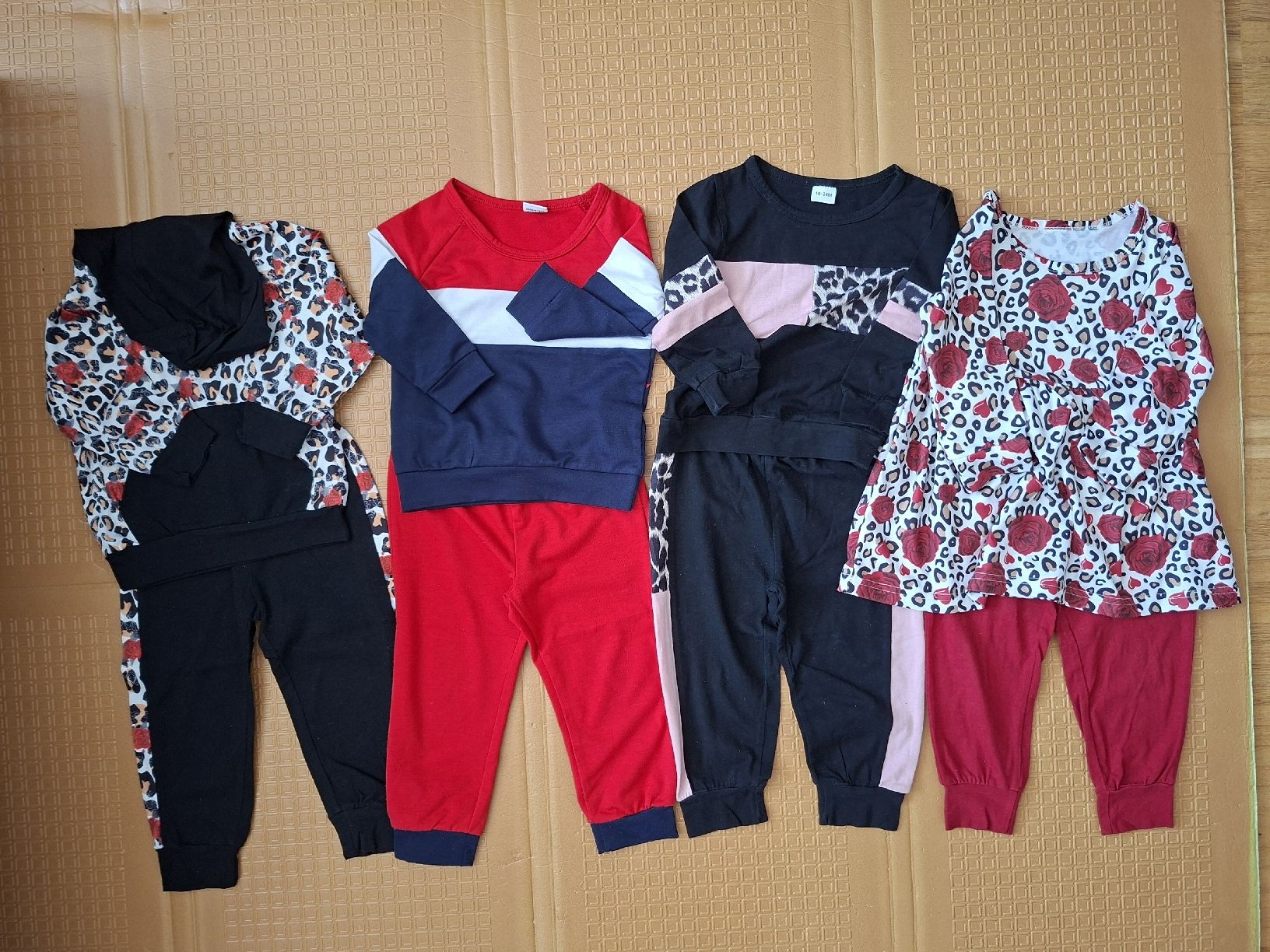 Lotti & Set di vestiti: Mädchen set 86/92 – Usato da Allschwil venduto da lau_lvl5