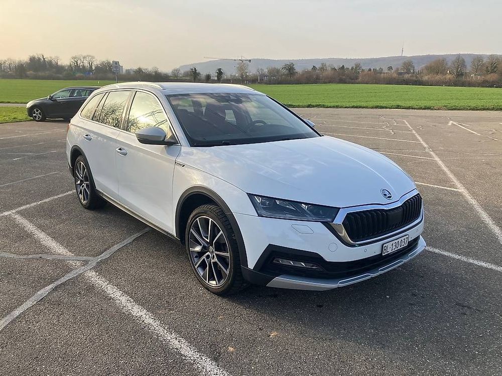 Elegantes Skoda Octavia Scout 4 Wheel Drive Ebenbild