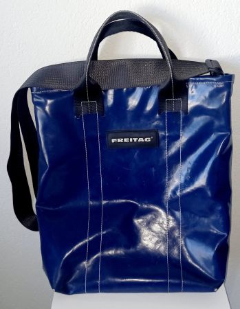 FREITAG F202 LELAND Dunkelblau – Top Zustand / Unifarben