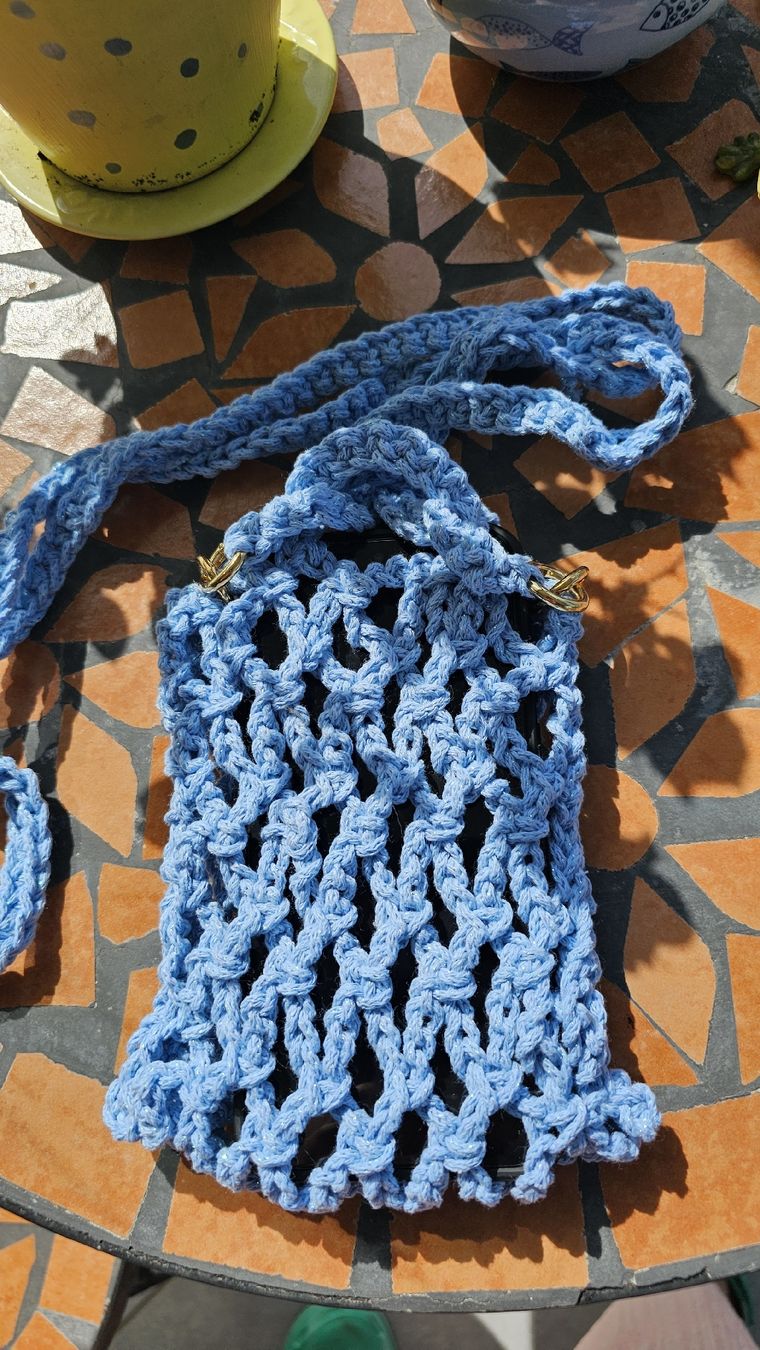 Borse da donna: Wunderschönes Handytäschli handgefertigt hellblau – Nuovo e nell'imballaggio originale da Fehraltorf venduto da lisam16 8