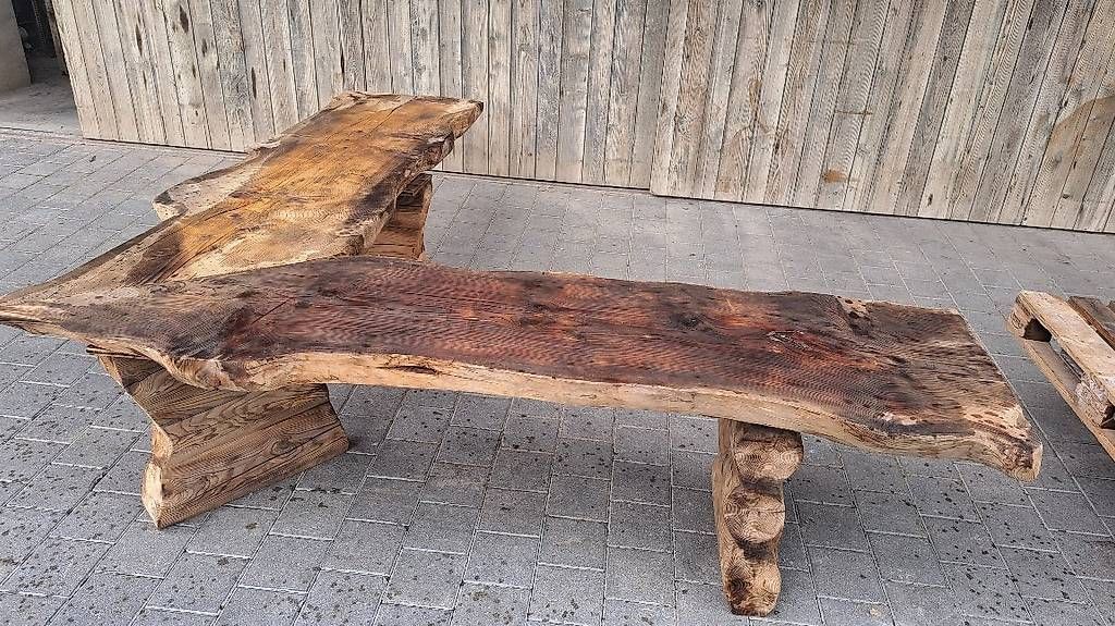 Set de table et chaises: Holzecktisch-Bankgarnitur rustikal – D'occasion à Häuslenen par Huberforst 2