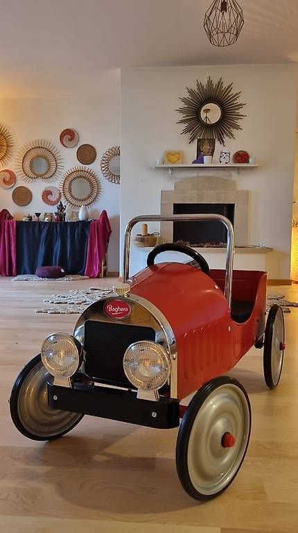 Fahrzeuge für Kinder: Kindertretauto rot Bugatti-Stil BAGHERA – Gebraucht aus Zug von ram_n27t