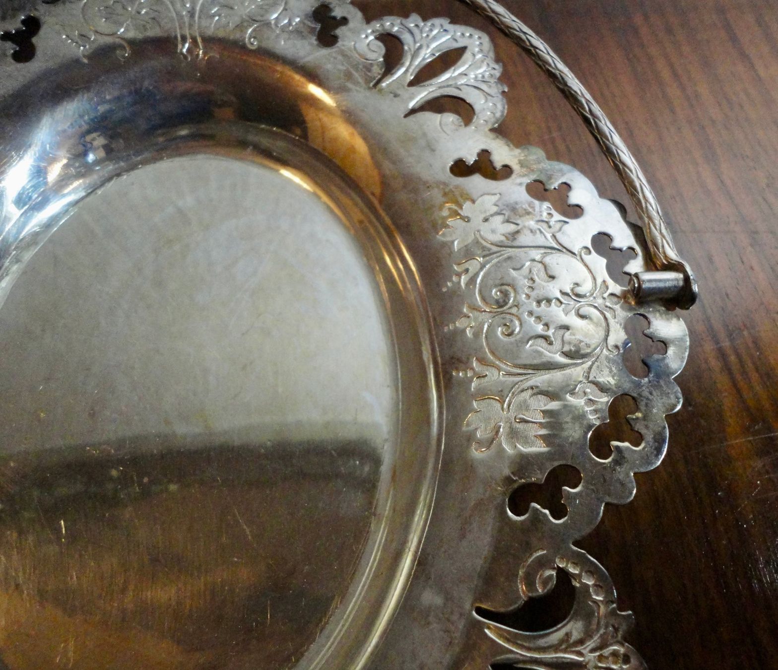Ciotole: Elegantes Vintage-Tablett/Schale versilbert mit Griff – Usato da Wädenswil venduto da LIS11 4
