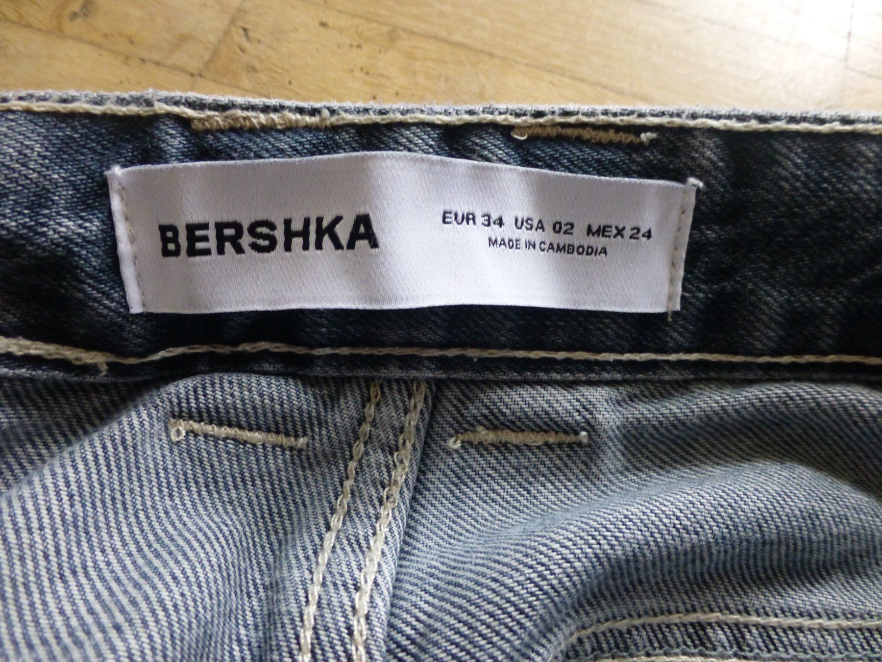 Bershka Pantaloni: Bershka Ballon Jeans 34 – Usato da Zürich venduto da Betula11 2