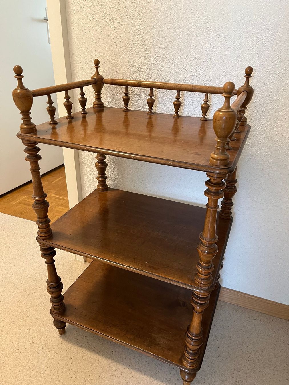 Scaffali: Kleiner Holzregal – Usato da Zürich venduto da sve_7tgw 1
