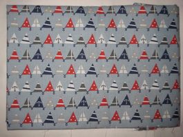 Baumwollstoff hellblau mit Wimpelketten