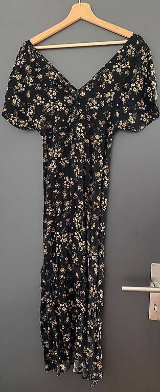 Robes: Kleid Blumenmuster Kurzarm – D'occasion à Luzern par ale_v5qn 2