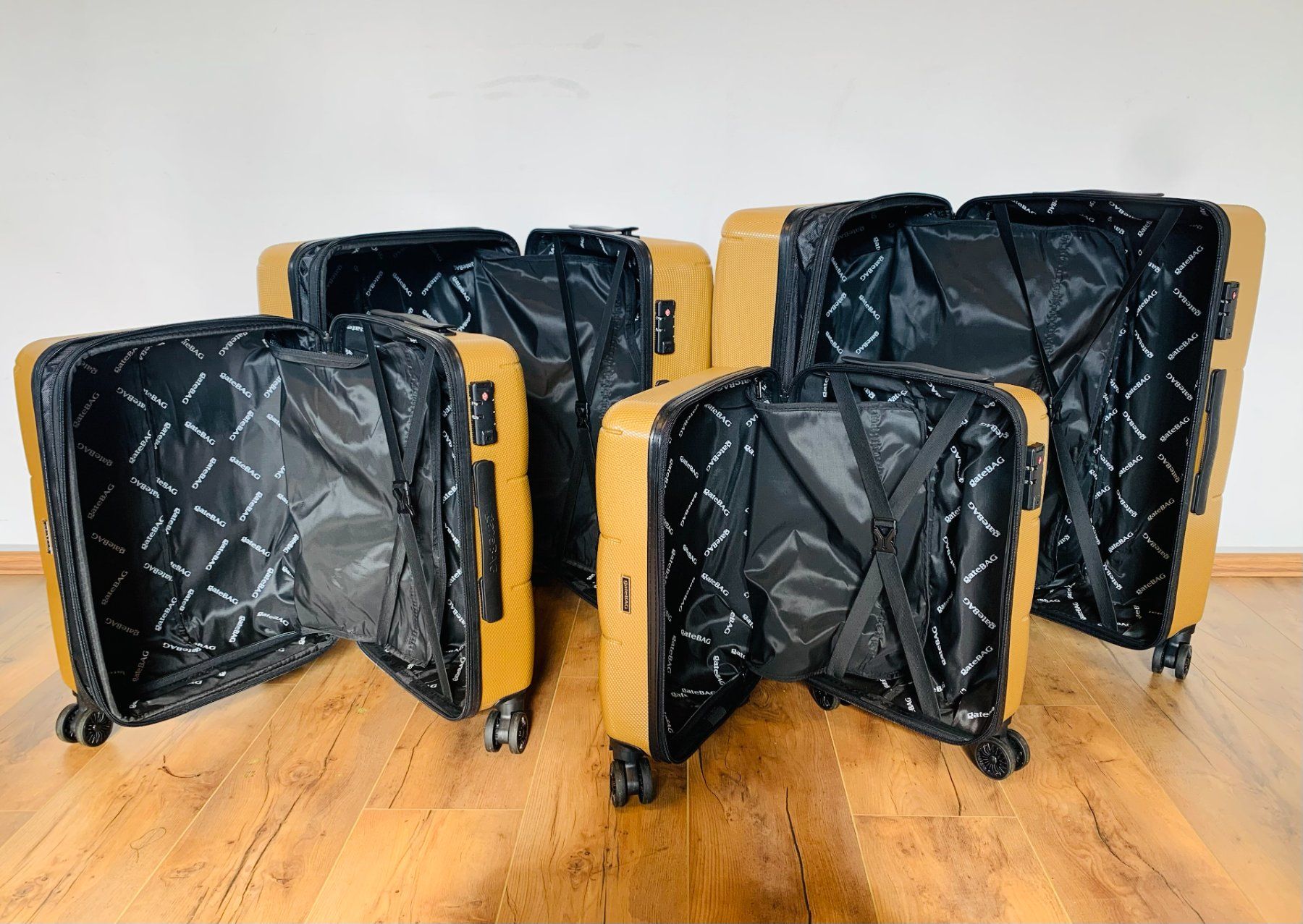 Valigie: 4 teiliges Koffer Polycarbonat gateBAG BUNDLE GOLD NEU – Nuovo e nell'imballaggio originale da Bergdietikon venduto da shopAgent 9