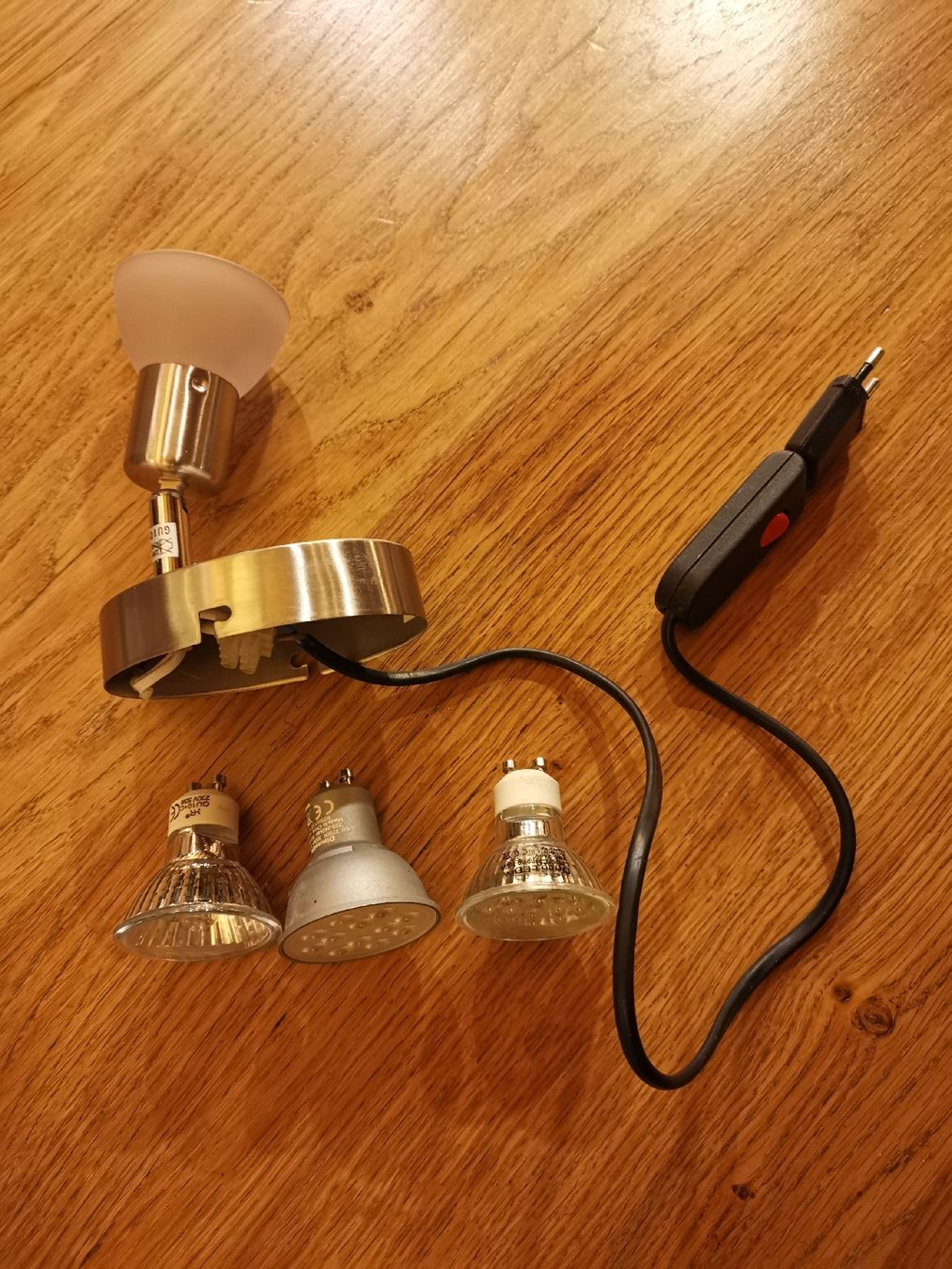 Lampen: Lampe avec 3 spots différents – Gebraucht aus Chermignon-d'en-Bas von lio_m6xh
