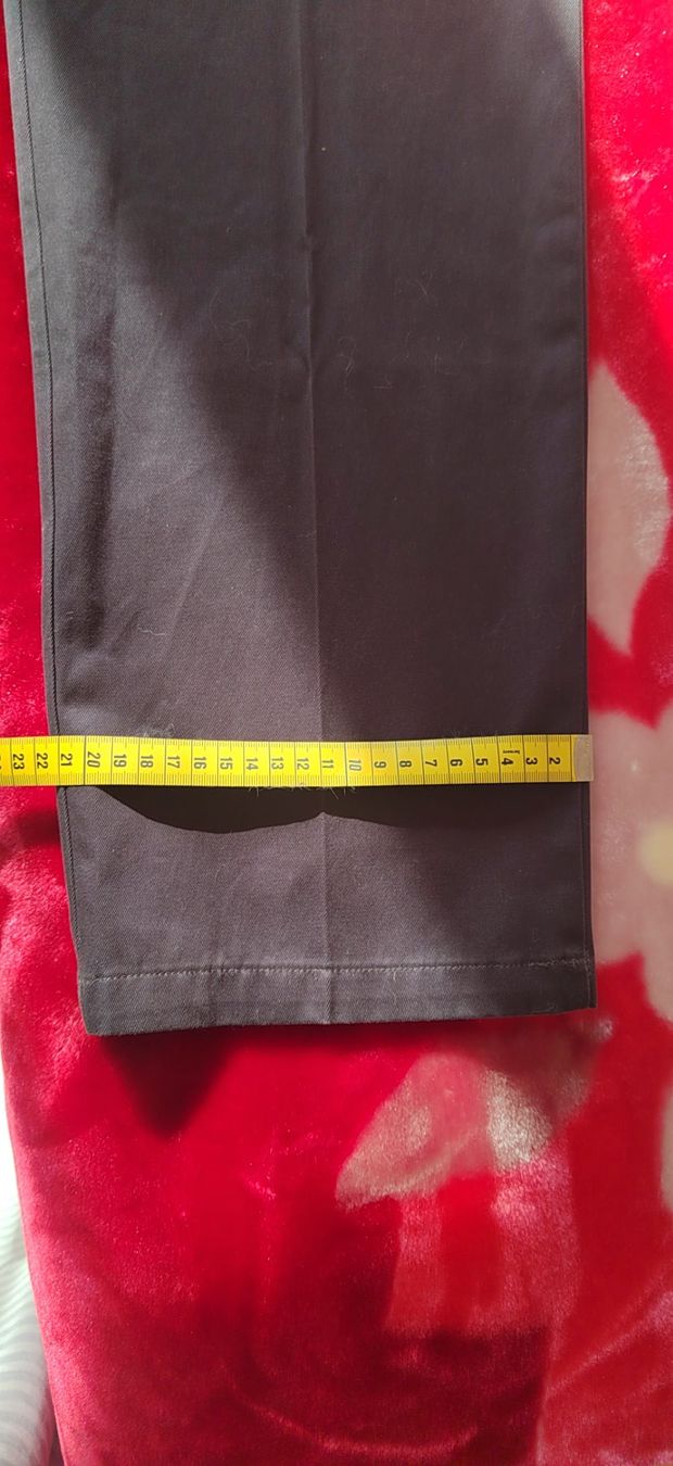 Pantaloni: Pantalon Dockers, taille 28/30. – Usato da Lausanne venduto da Kitty_Friperie 9