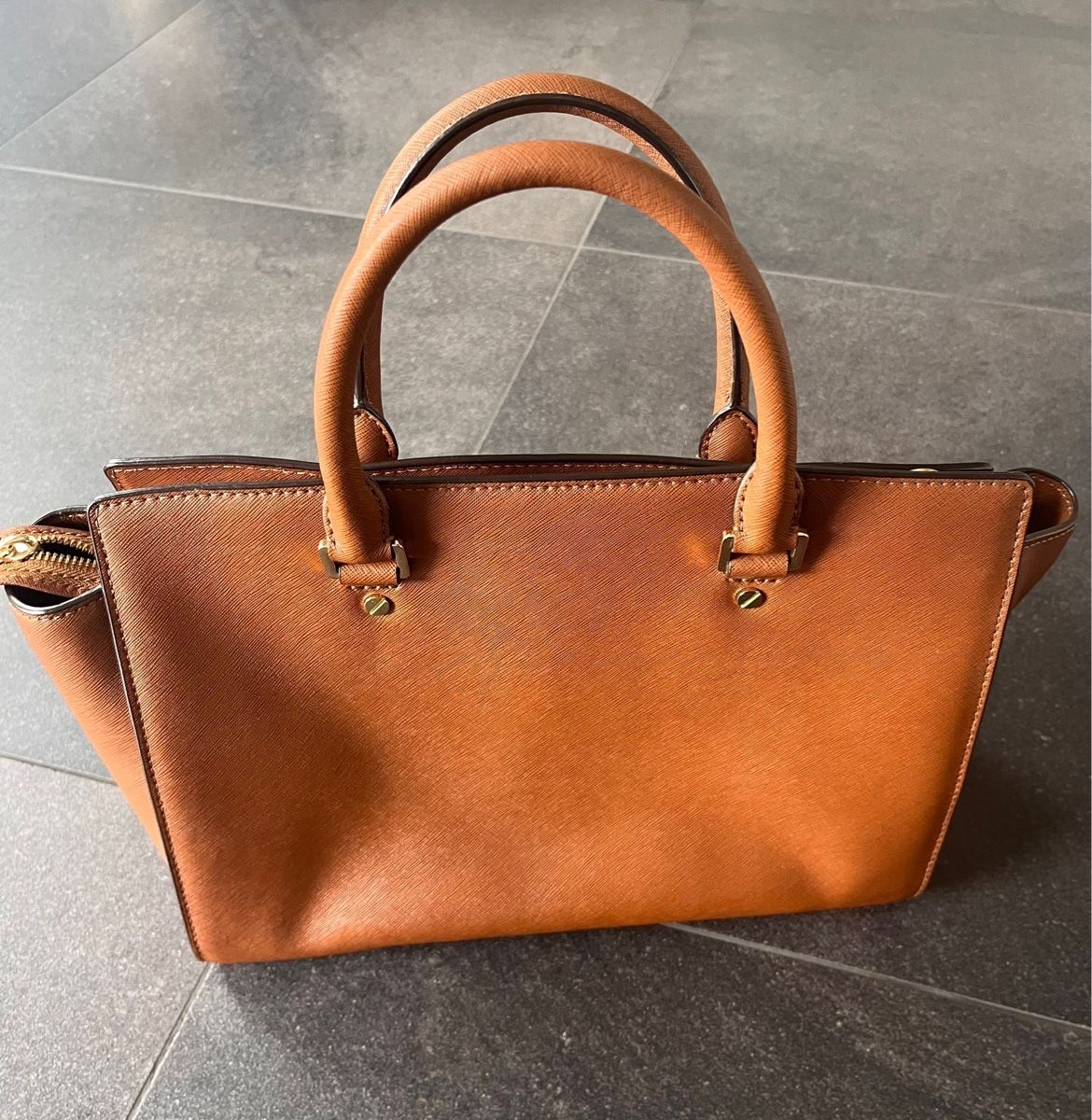 Michael Kors Sacs femmes: Handtasche, Michael Kors – D'occasion à Buchs SG par Yoshi94