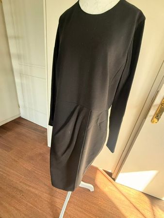 Damen Kleid schwarz langarm gerafft gebraucht Zustand
