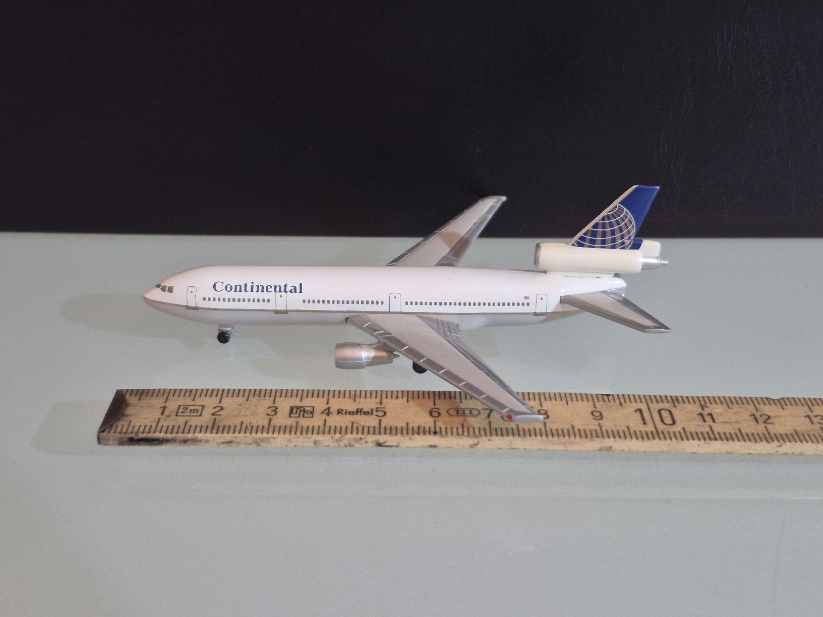 Herpa Kit di modellismo & Modellini statici: Herpa Continental 1:500 – Usato da Uetendorf venduto da myhome12 3