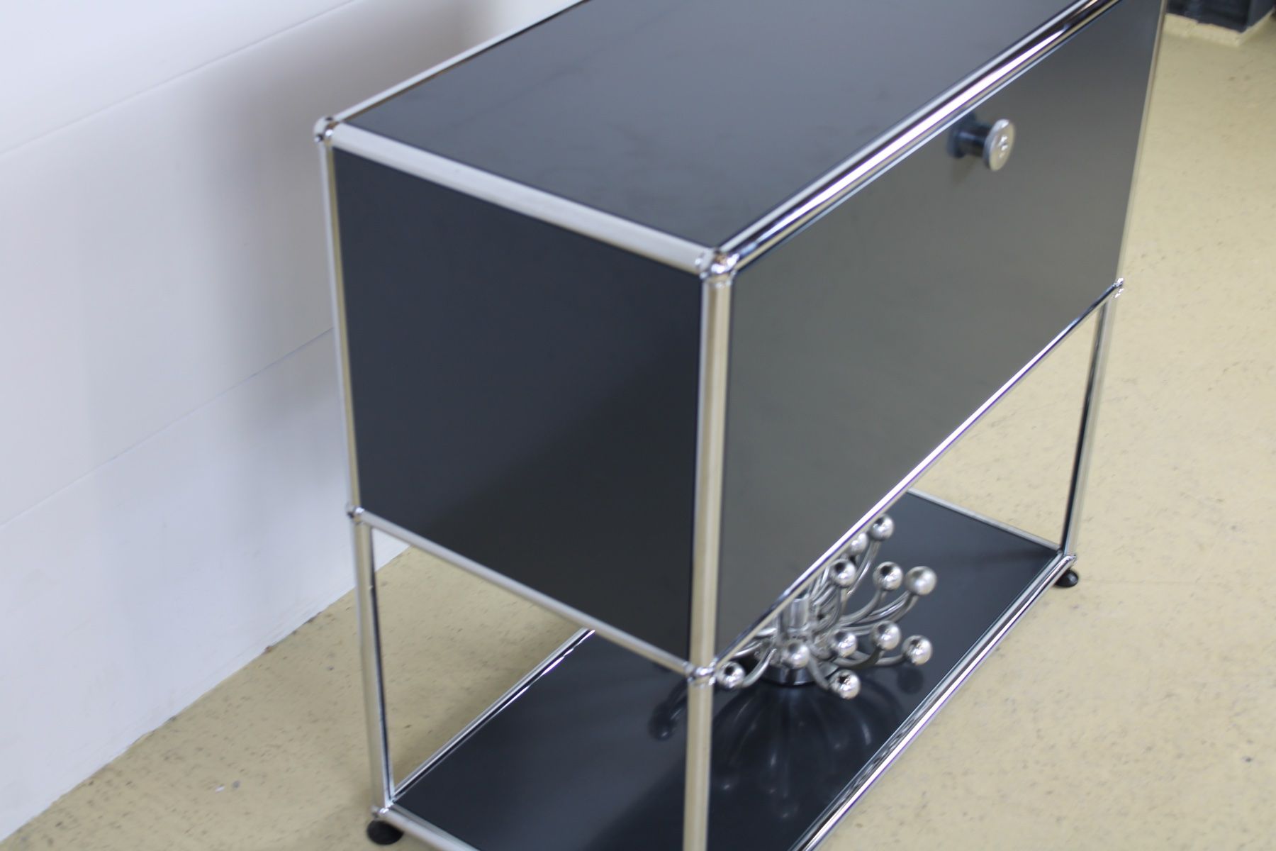 USM Cassettiere: USM Sideboard Anthrazitgrau, Umbau & Lieferung möglich – Usato da Meinisberg venduto da atelier_TILIJA 8