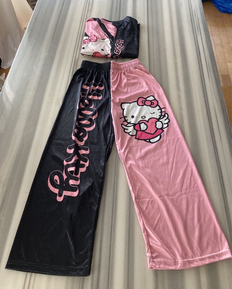 Pigiama & Simili: Hello Kitty Pyjama Set pink/black Gr.134 – Nuovo (secondo la descrizione) da Morschach venduto da leonie87