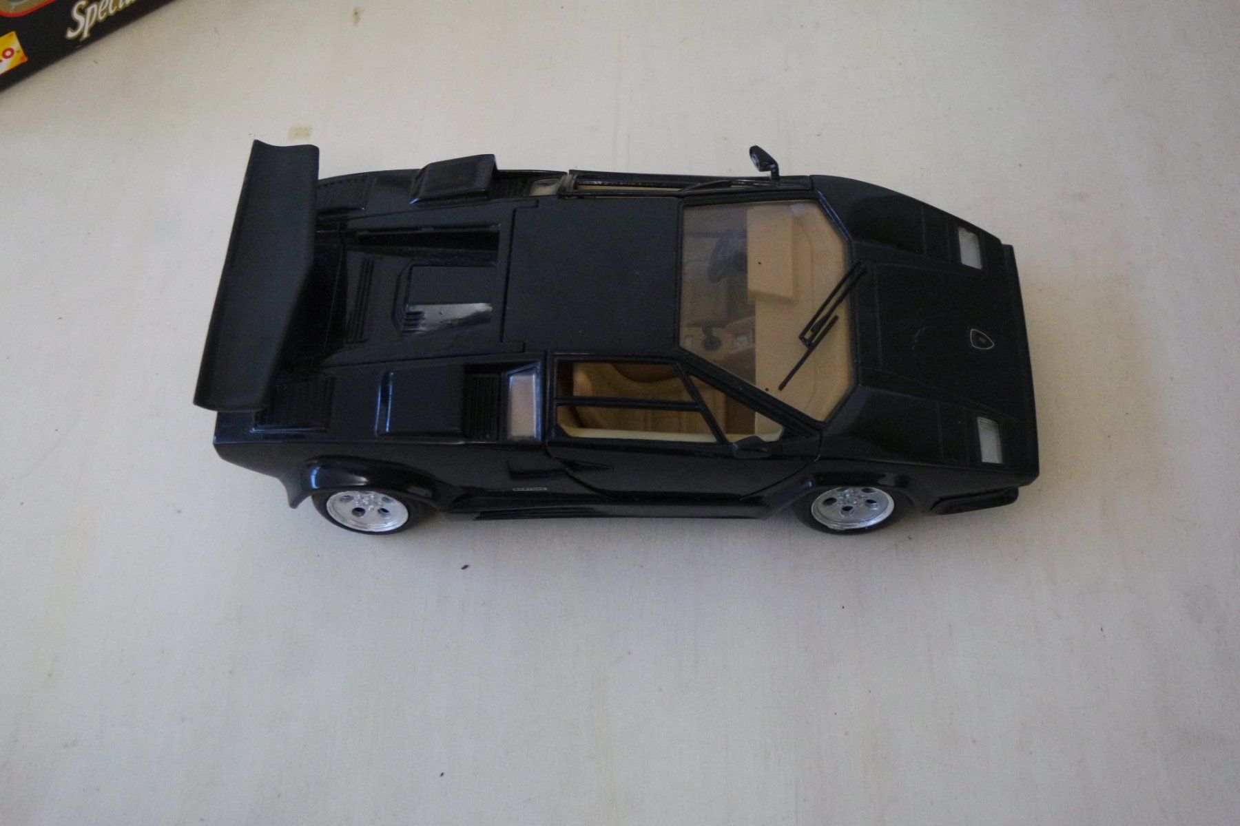 Lamborghini Modellini d'auto: LAMBORGHINI COUNTACH   ( 1/18e ) – Usato da Avenches venduto da WEBHobby 1