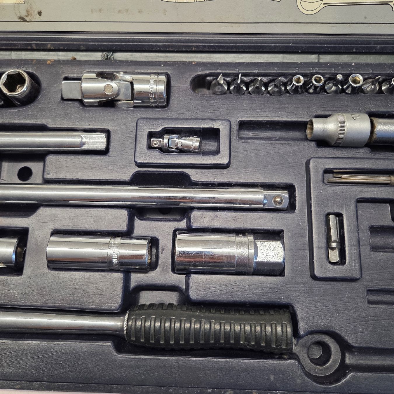 Tous les outils: Chrom Vanadium Steckschlüsselsatz – D'occasion à Stans par Ducati16 4