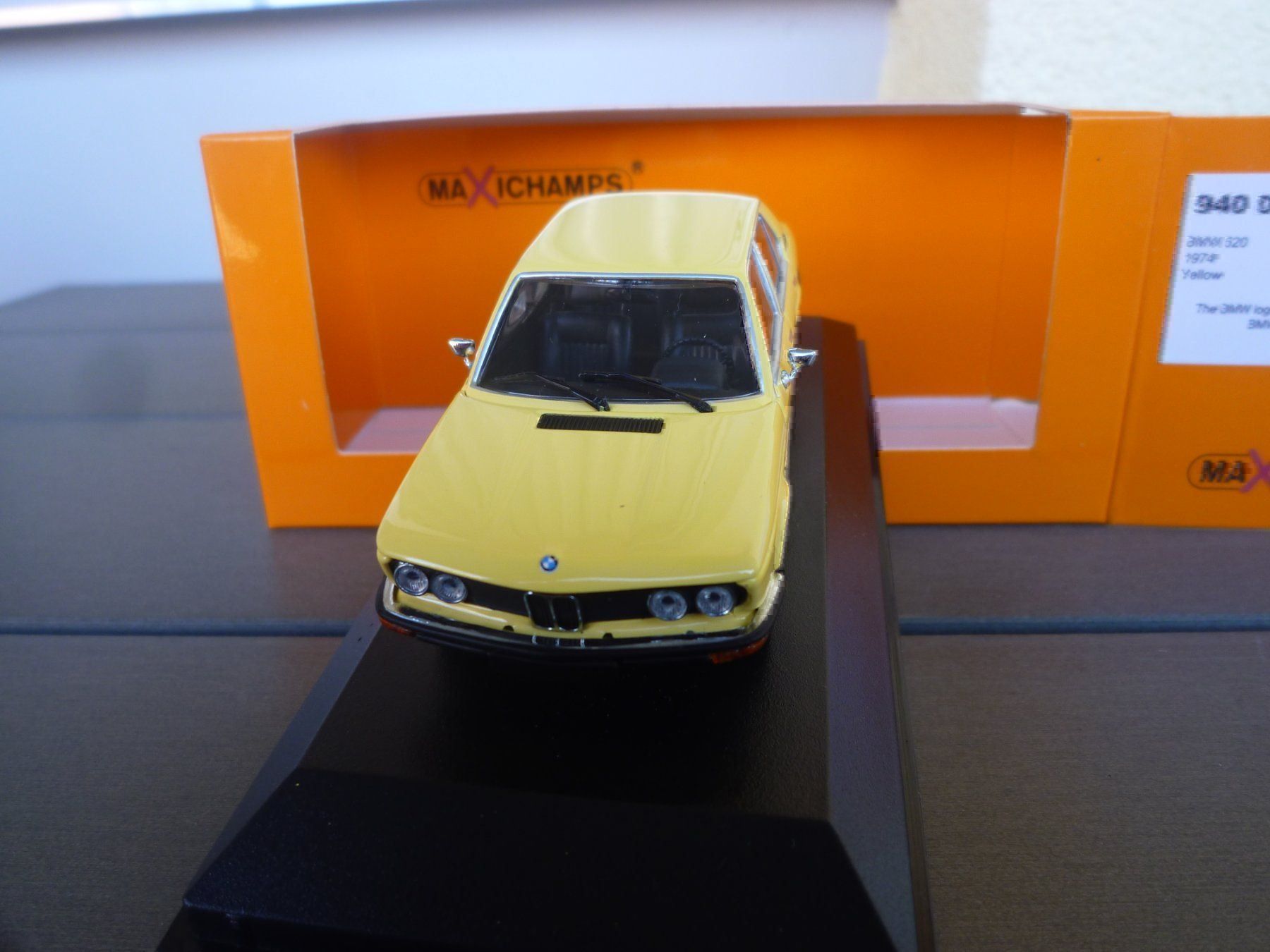 Minichamps Modellini d'auto: BMW 520 (1974) – Nuovo e nell'imballaggio originale da Flawil venduto da Imperiosud 2