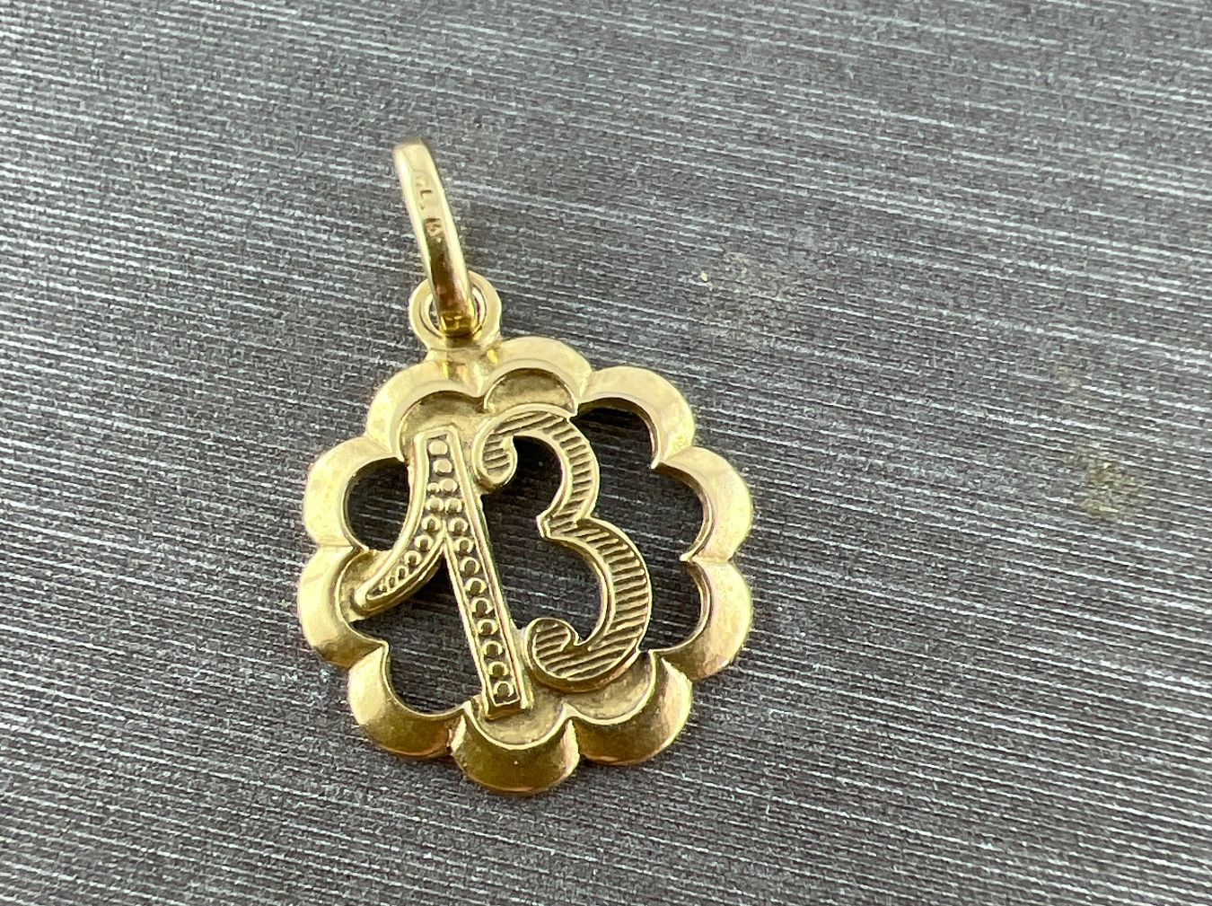 Anhänger: Anhänger 750 Gold – Gebraucht aus Niederuzwil von leo_8857