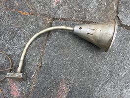 Uralte Werkstatt Lampe mit magnethalt. & beweglicher arm