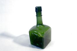 CARL MAMPE - BERLIN, Elefanten - Marke, Liqueur - Flasche