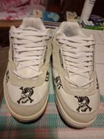 Stylische Skater Schuhe mit Totenkopf Muster, Grösse 43 neu!