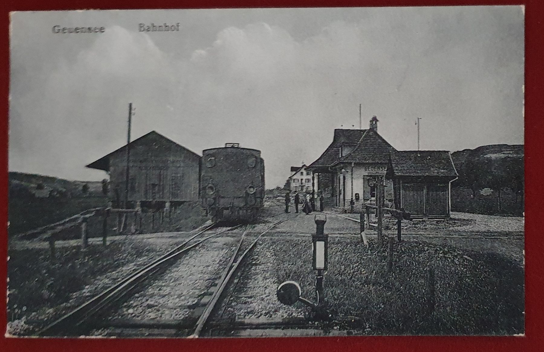 Cartoline postali: Geuensee 1921 - Bahnhof, belebt – Usato da Kreuzlingen venduto da Rschweiz1