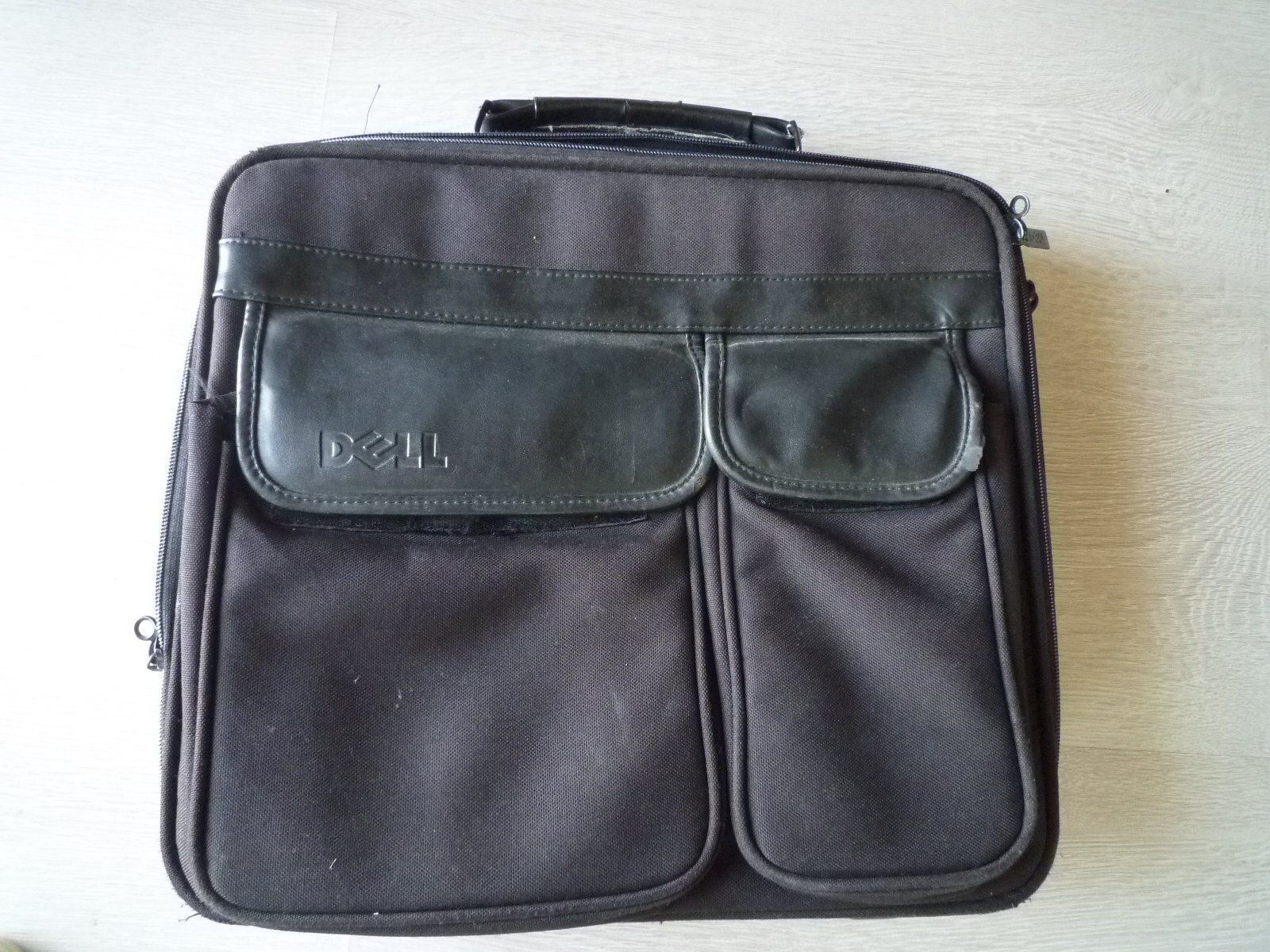 Dell Borse: Dell - Sacoche Computer - Computer Tasche - Défectueux – Difettoso da Delémont venduto da fagemina