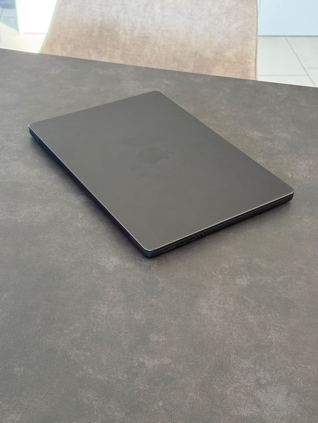 Apple Portables: Macbook Pro M4 / 14 Inch – D'occasion à Alchenflüh par daena1 6