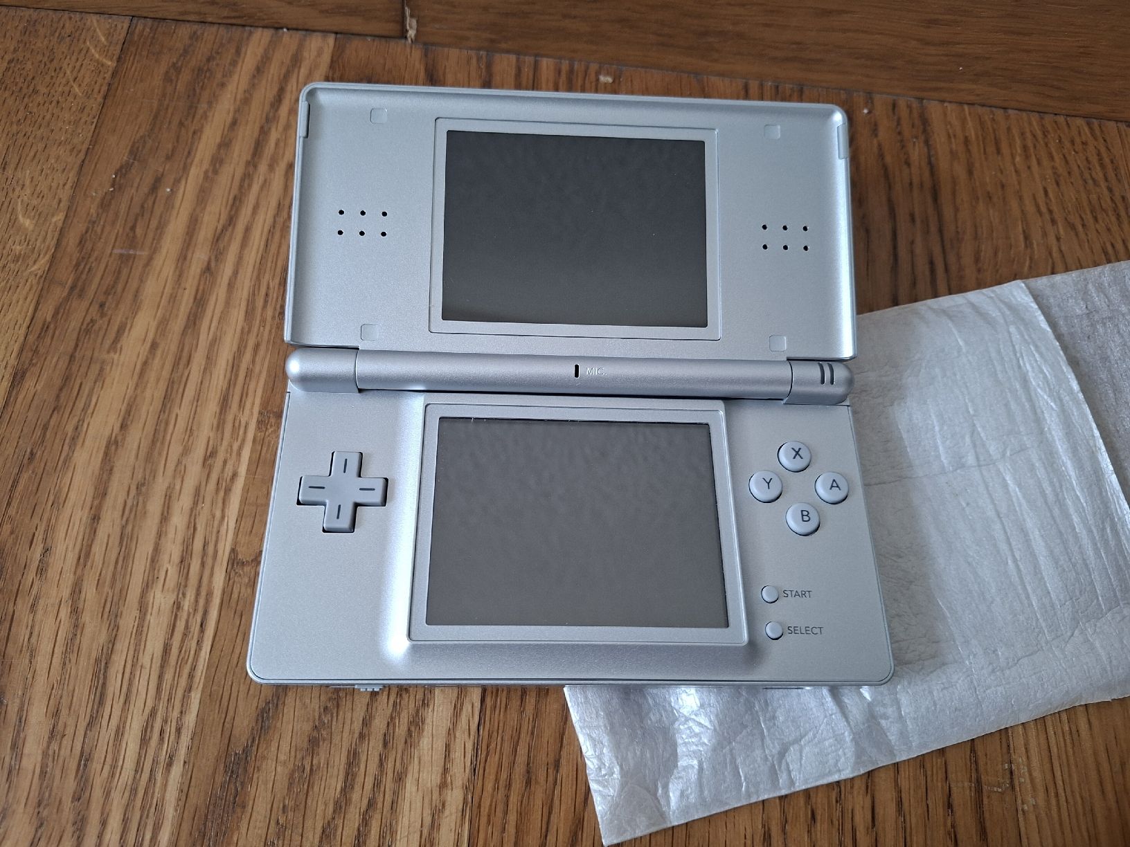 Giochi: Nintendo DS Lite silber mit Spiel Brain Training – Usato da Olten venduto da Mezopotamya