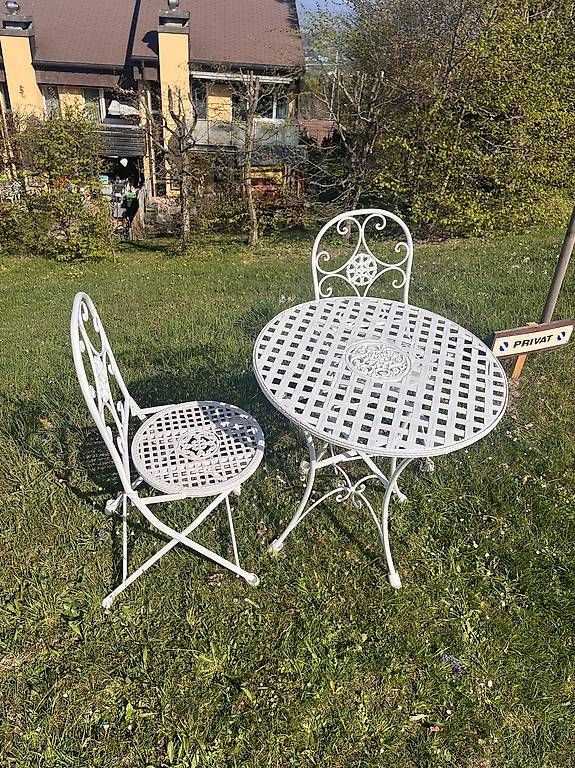 Tavoli: Bistro Gartentisch Antik mit 2 Stühlen klappbar – Usato da Speicher venduto da Alberto6701