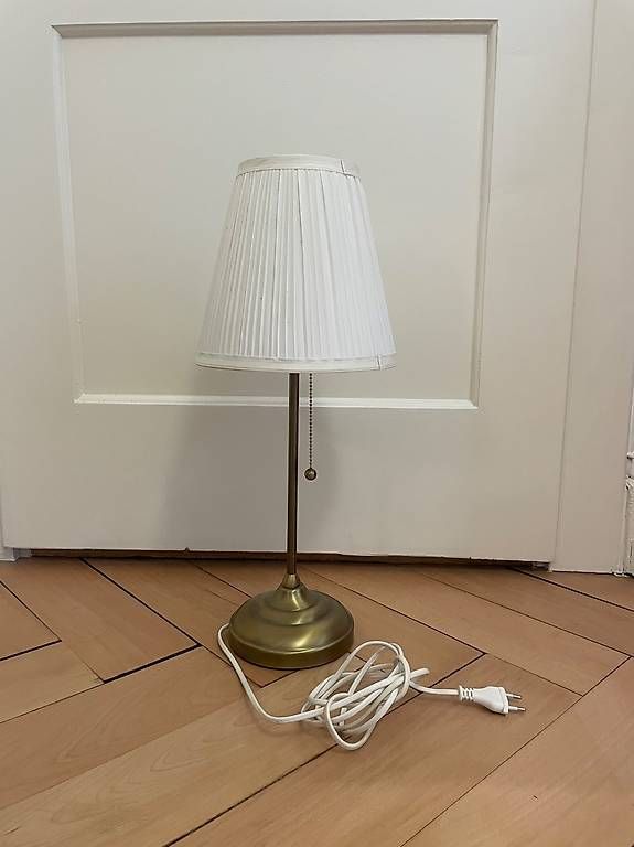Lampade: Nachttischlampe – Usato da Basel venduto da jan_vf8z
