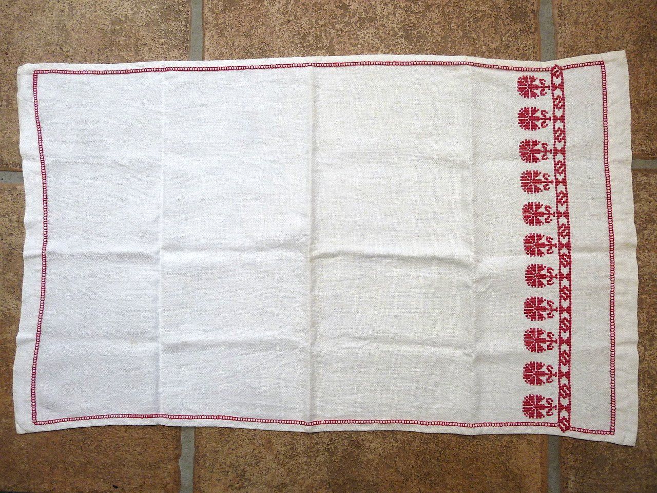 Couvertures: Couverture Nappe brodée à la main antique antike Decke – D'occasion à Montreux par Art_et_antiquites 2