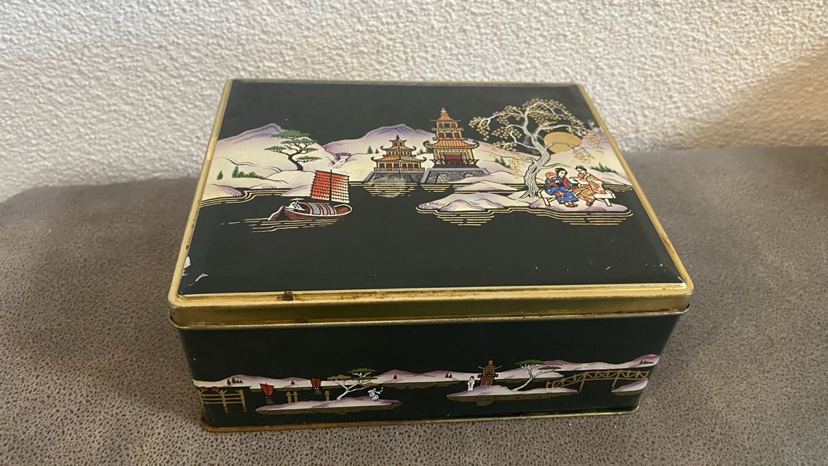 Contenitori & Simili: Antike Blechdose mit asiatischem Motiv – Usato da Zürich venduto da Timi80