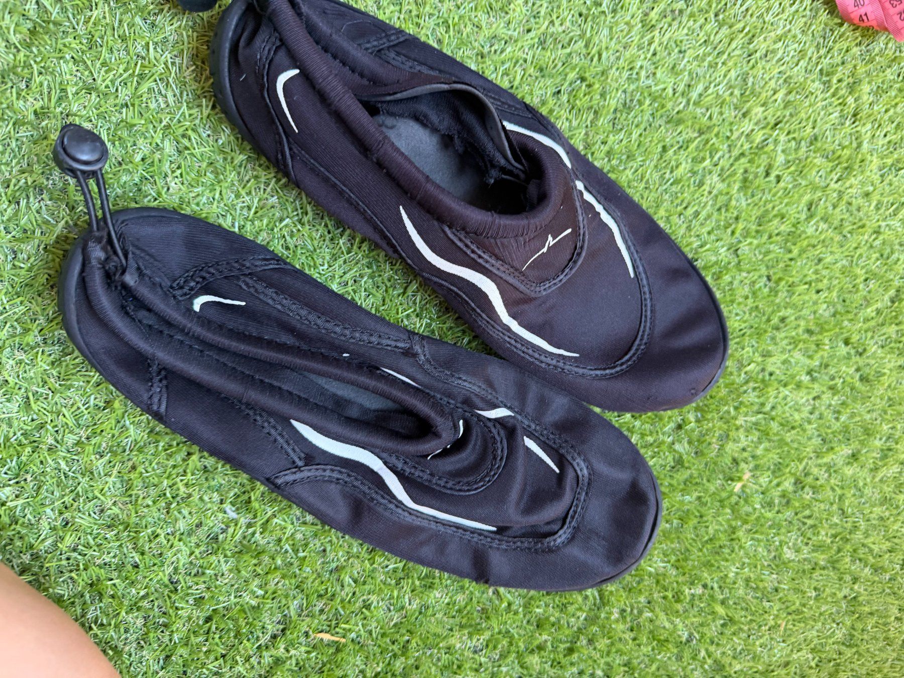 Chaussures hommes: Wasserschuhe Grösse 42 schwarz – D'occasion à Riehen par ann_76jw 1