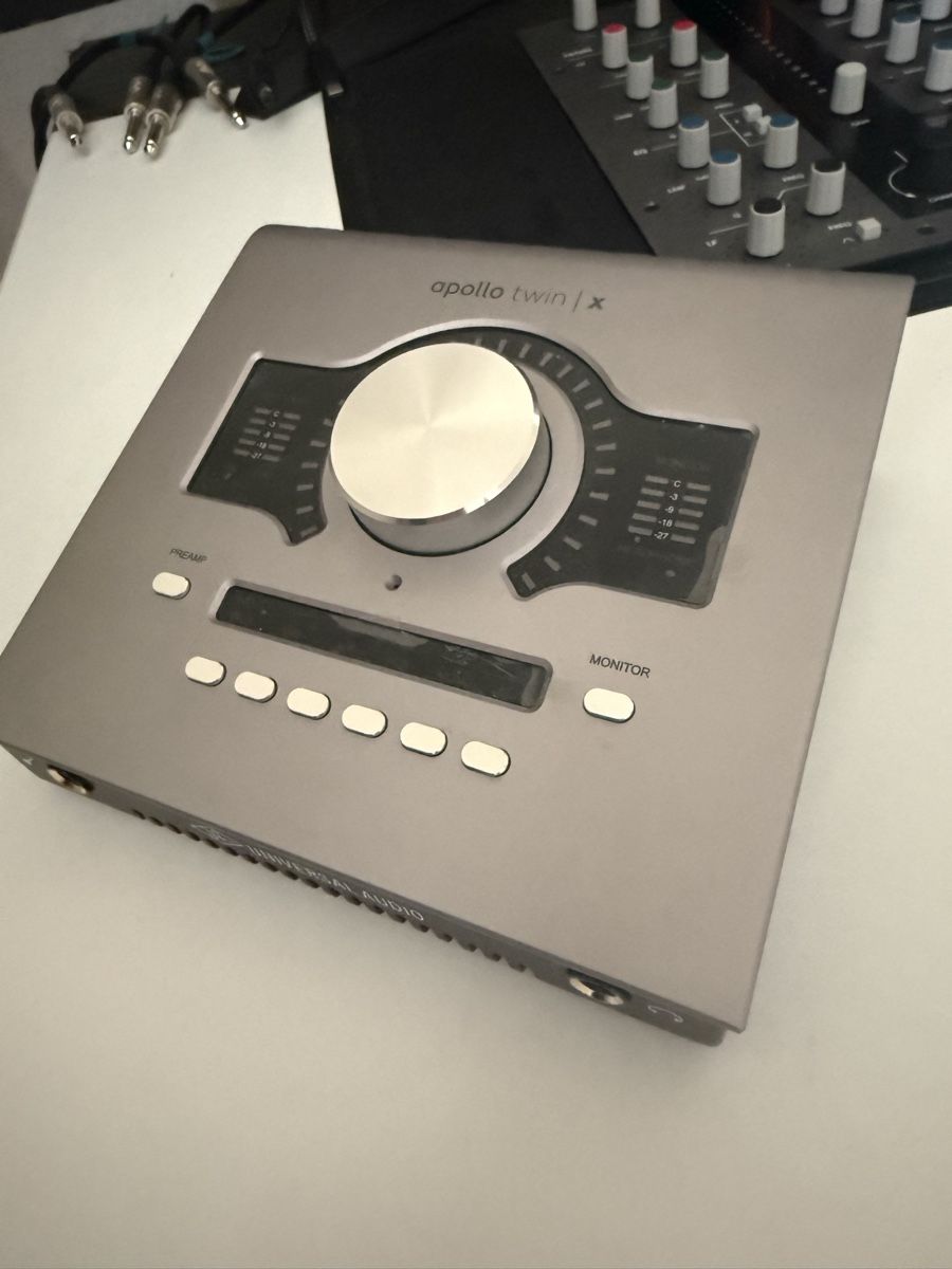 Universal Audio Attrezzatura per studi di registrazione: Universal Audio Apollo Twin x + Micro Sonaworks – Nuovo (secondo la descrizione) da Lausanne venduto da LePetitBrocanteur 2