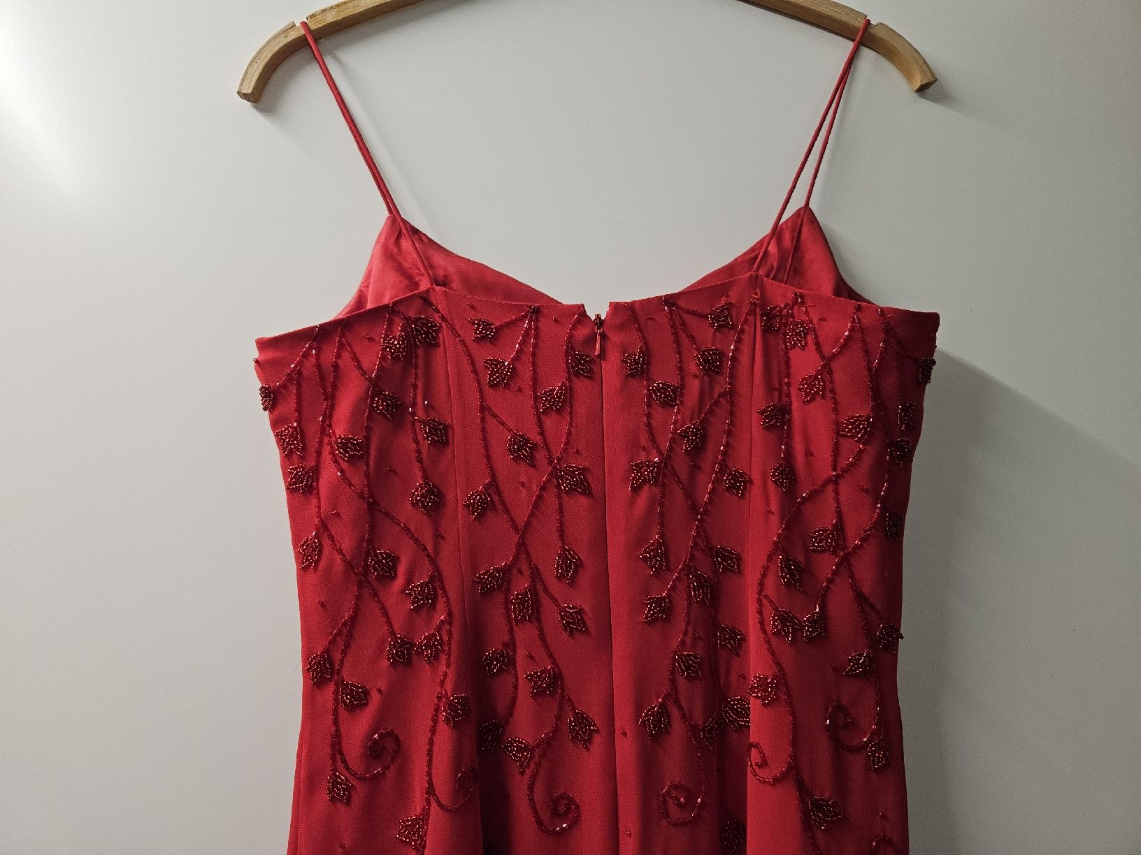 Kleider: Abendkleid Modissa Rot Perlen Grösse S – Gebraucht aus Widen von Calgary 3