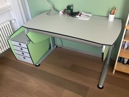 Schreibtisch, Korpus und Stuhl mitwachsend für Kinder