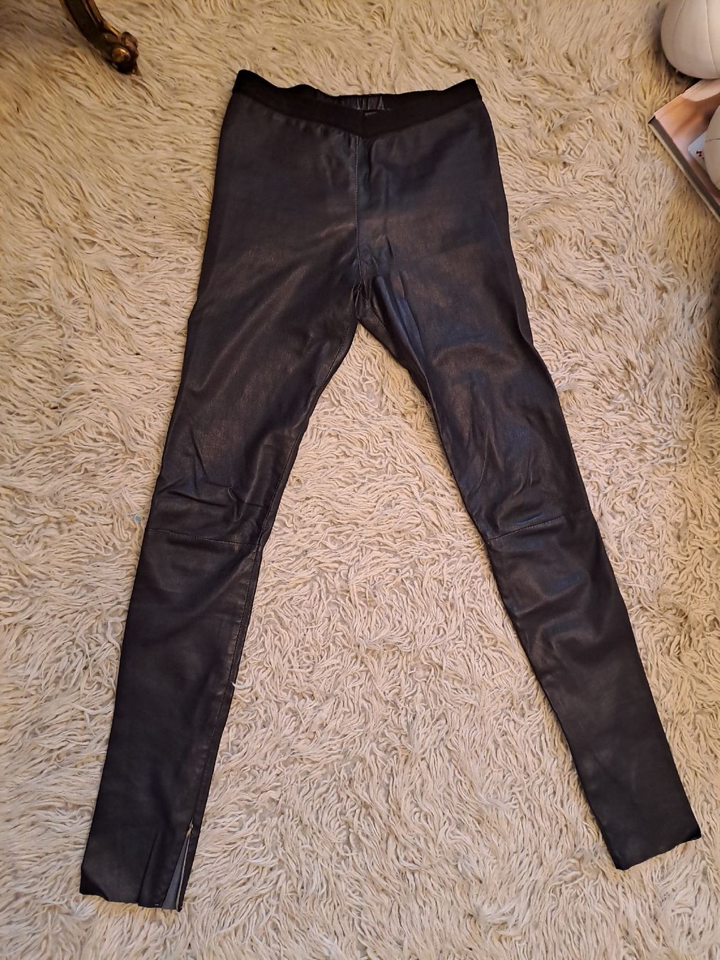 Pantaloni: Lederleggings Neil Barett Gr 36 schwarz – Usato da Romanshorn venduto da awaken