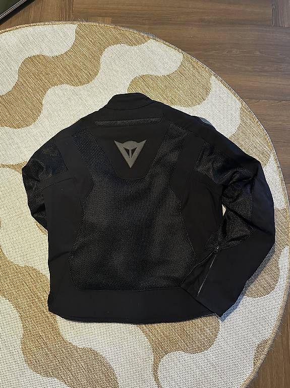 Dainese Lotti di vestiti: DAINESE 2Teiliges Lederkombi Grösse 54 – Usato da Rickenbach LU venduto da reachthesky 3