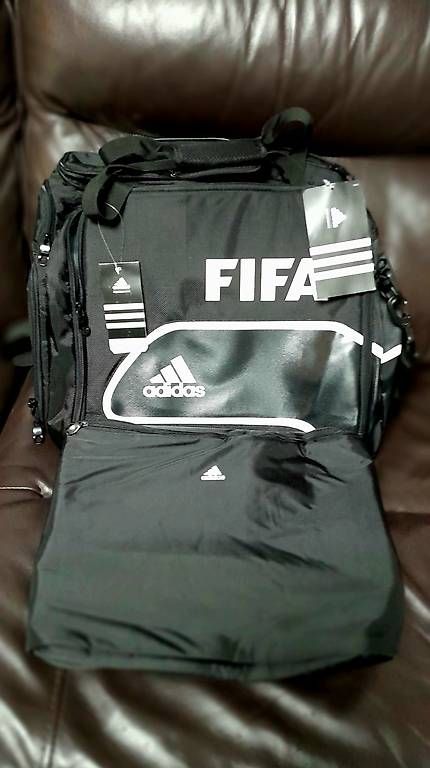 Adidas Borse: FIFA 2010 Adidas Tasche, neu – Nuovo e nell'imballaggio originale da Schwerzenbach venduto da Aura888 3