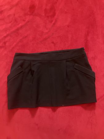Schwarzer IRO Minirock, Grösse 36, ideal für den Herbst!
