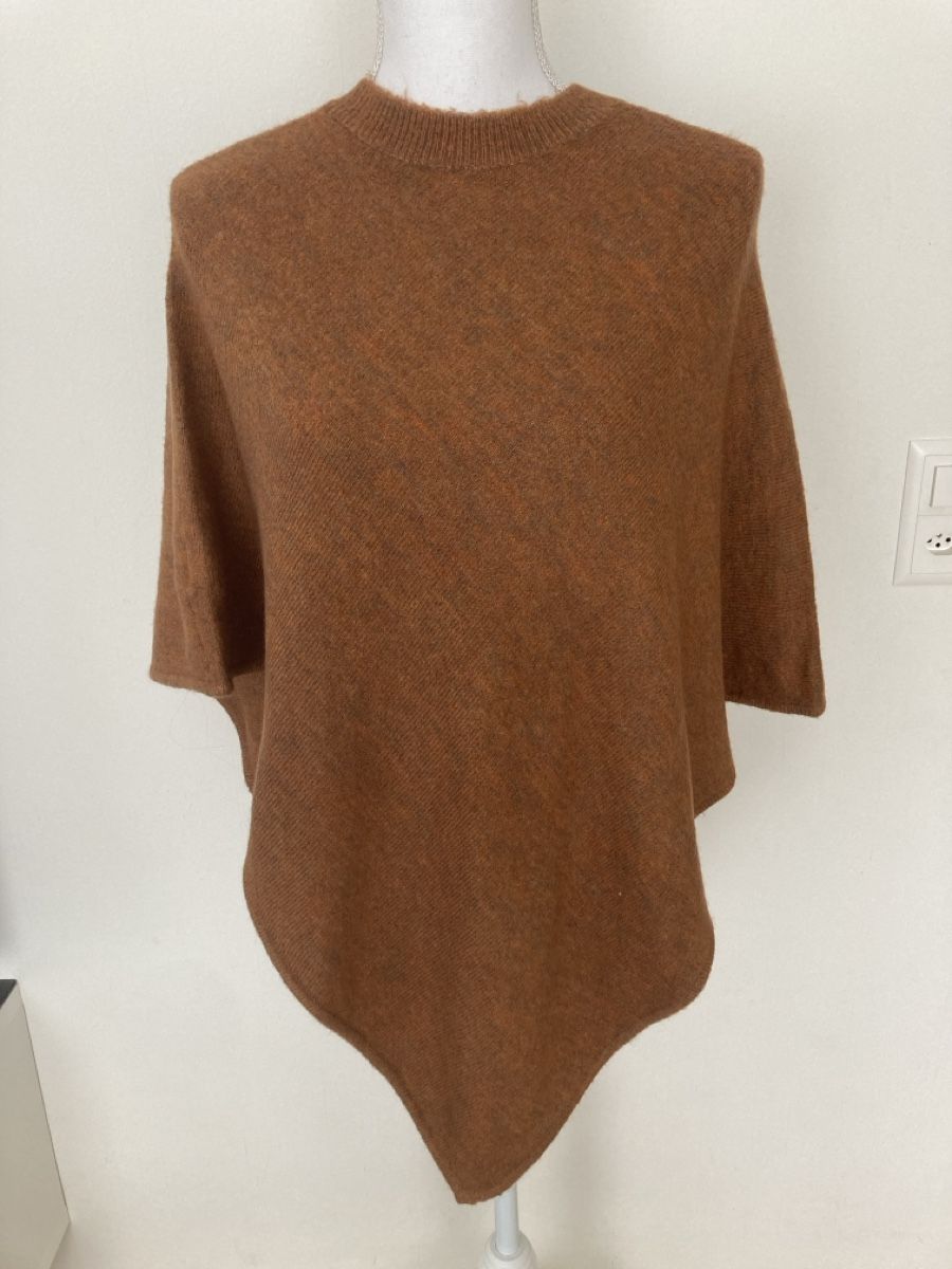 Maglioni & Felpe: Poncho XS – Usato da Küssnacht am Rigi venduto da Anacerna