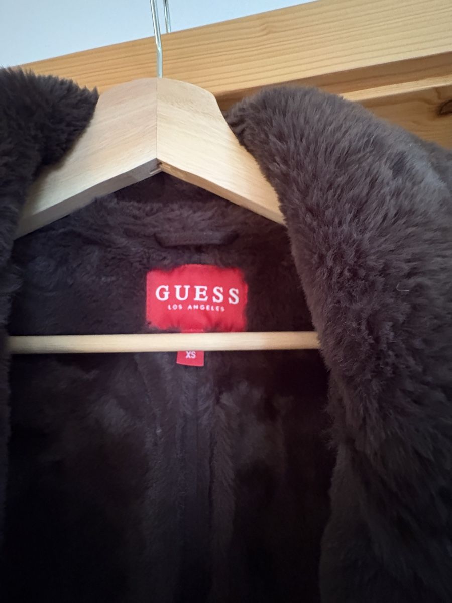 Guess Giacche: Neue Kunstlederjacke mit Kunstfell von Guess – Nuovo (secondo la descrizione) da Aeugst am Albis venduto da Bussel 4