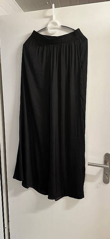 Pantalons: Zara Seidenhose Gr S – D'occasion à Muttenz par Peke_
