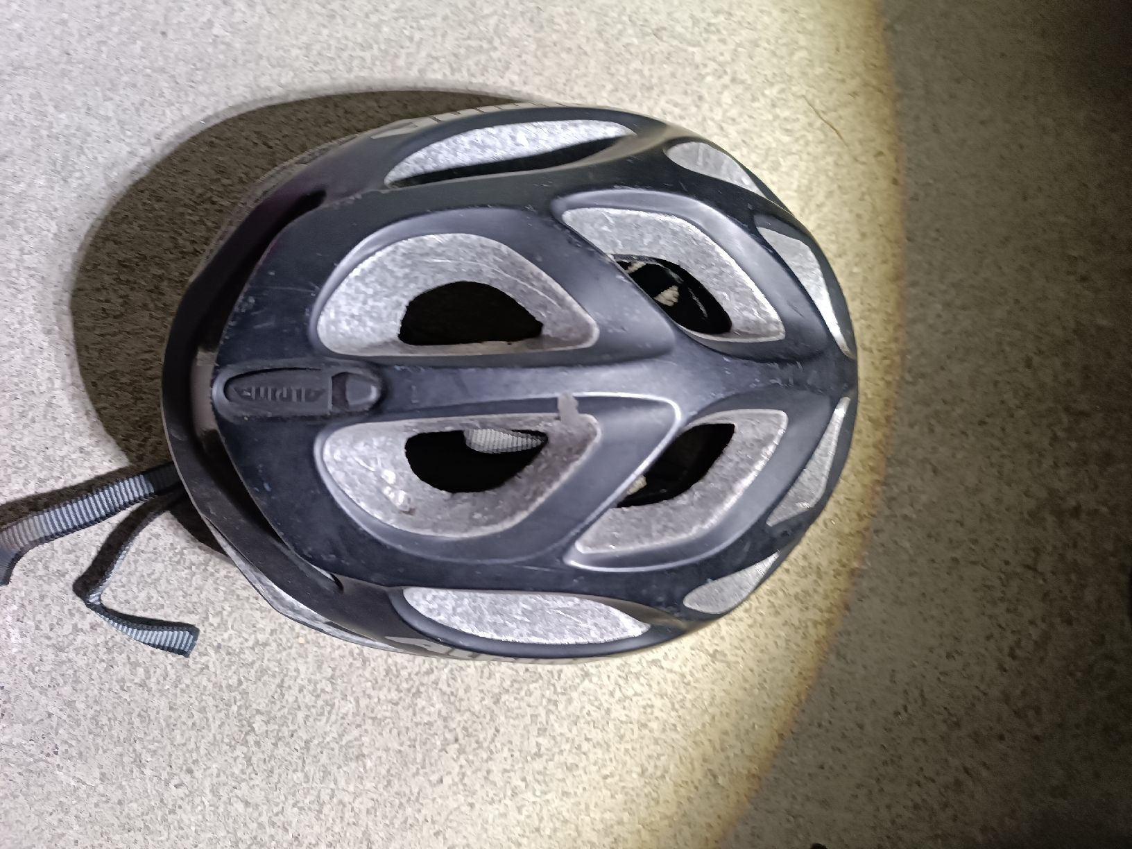 Alpina Caschi: casco bici – Usato da Bellinzona venduto da JasIvo