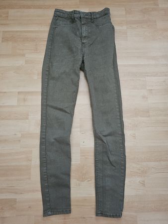 Olivenfarbige Jeans hose Größe 34