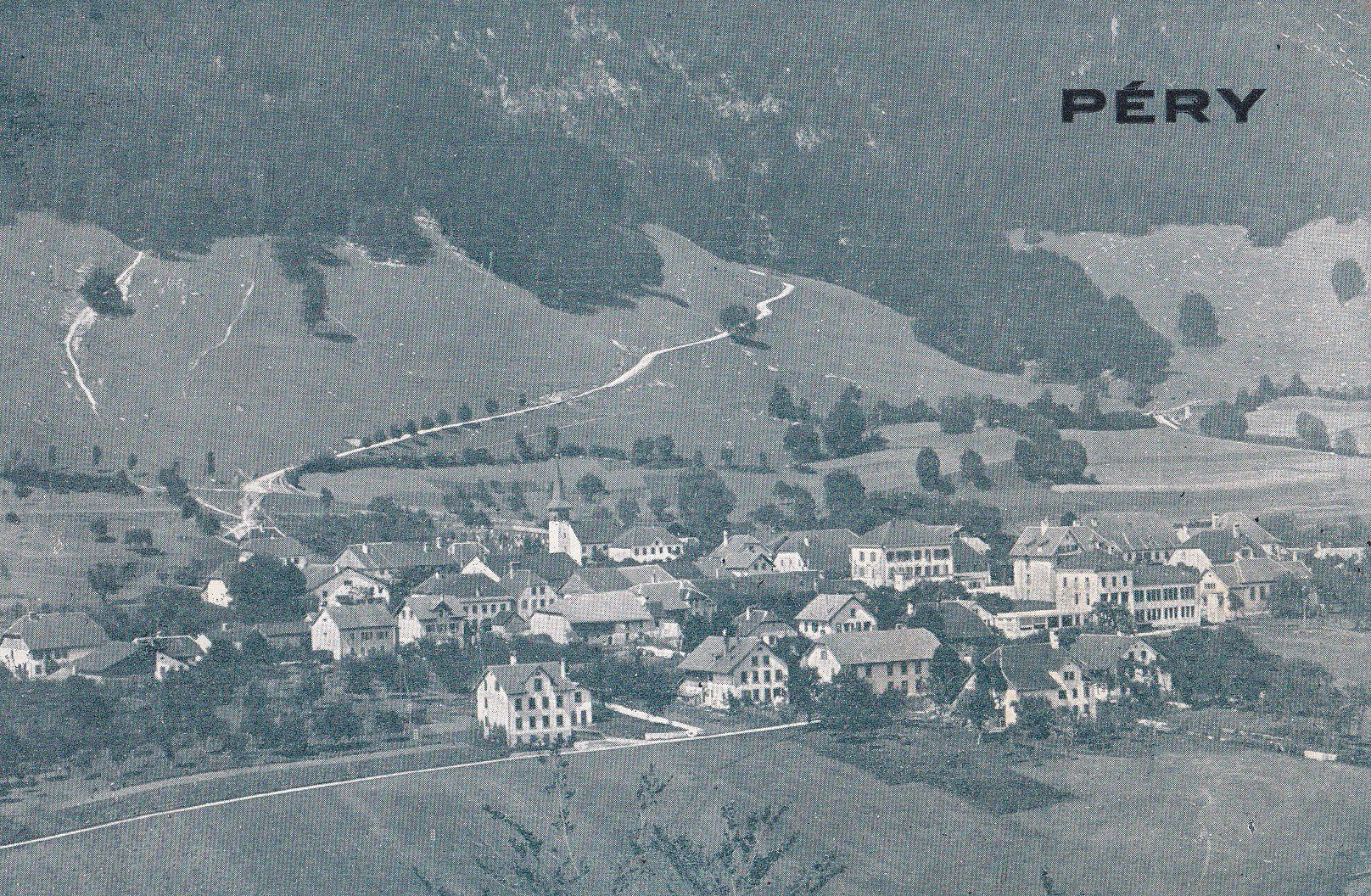 Cartoline postali: Péry Dorfansicht Feldpoststempel – Usato da Olten venduto da clotaldi